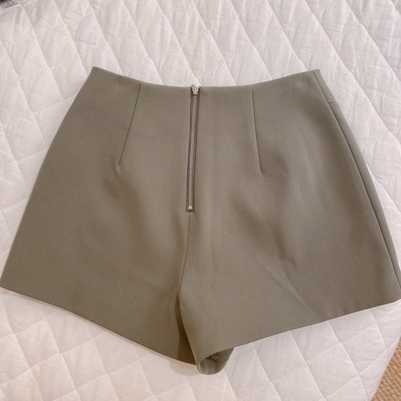 Olive shorts - Picture 3 of 3
